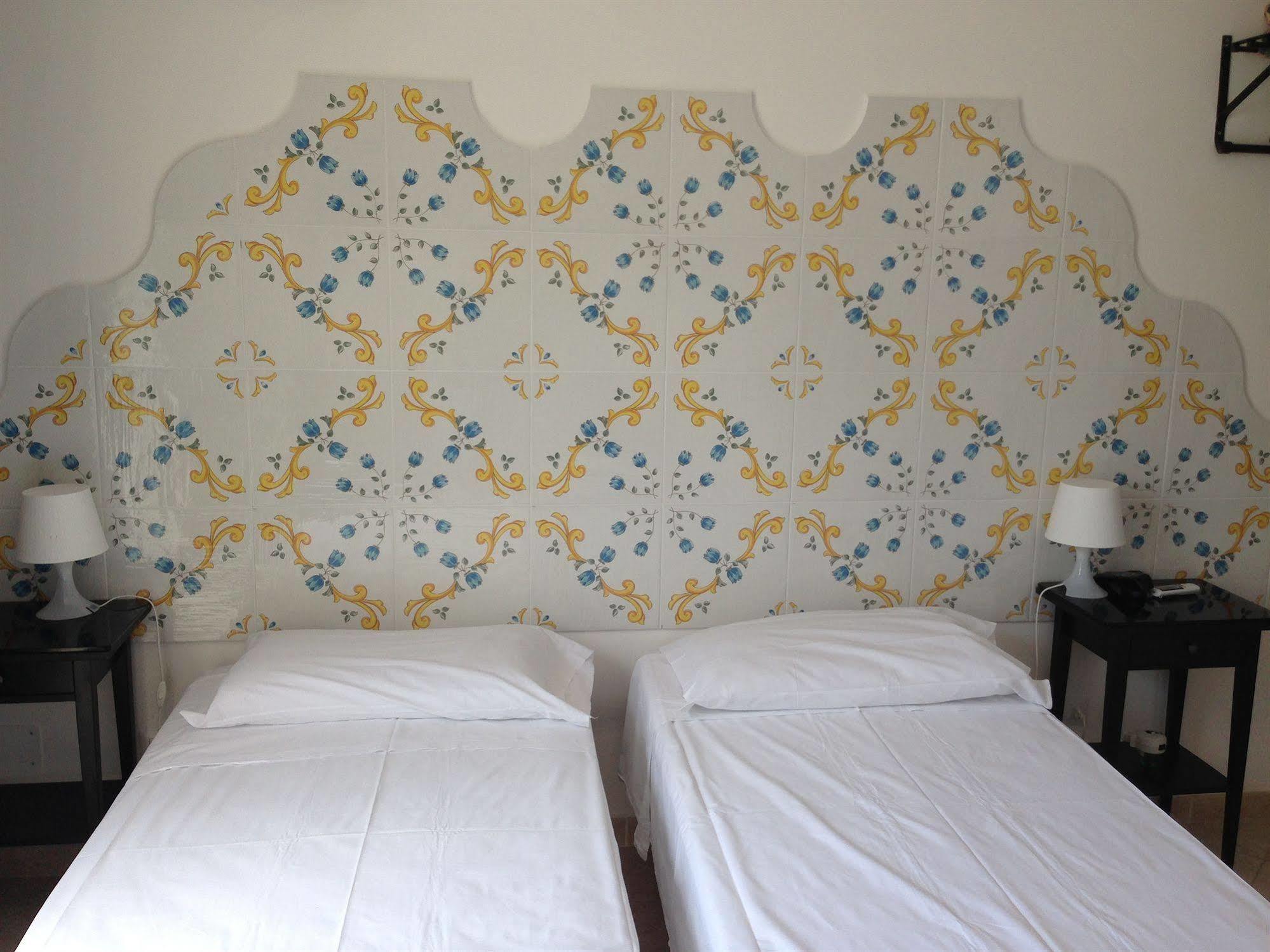 Hotel 4 Stagioni كابري المظهر الخارجي الصورة